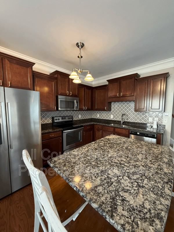 6721 Sunnywood Dr - Photo 6 of 33