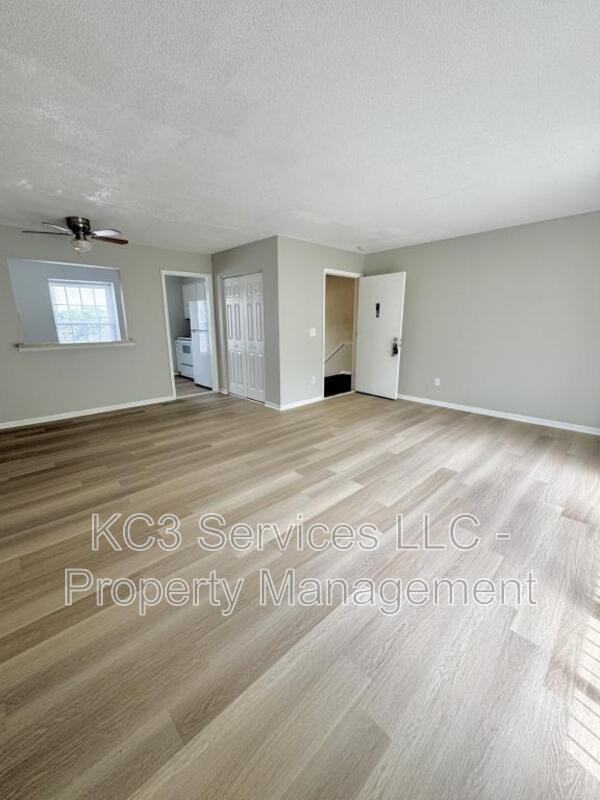 8717 Countryshire Ln - Photo 5 of 13