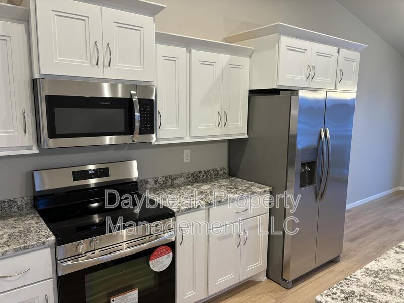 6305 83rd Ave S - Photo 4 of 29