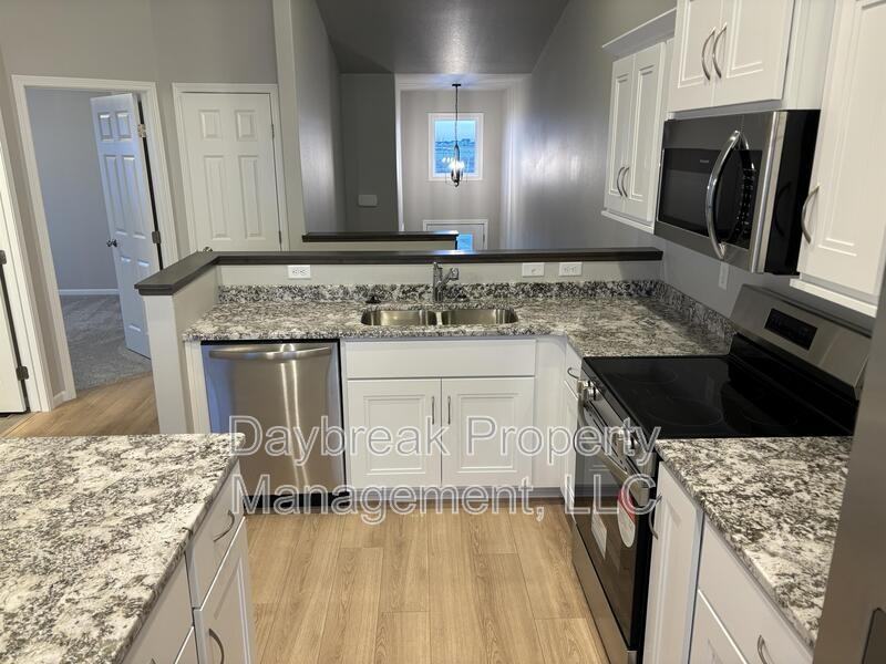 6305 83rd Ave S - Photo 5 of 29