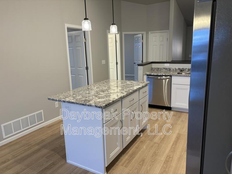 6305 83rd Ave S - Photo 6 of 29