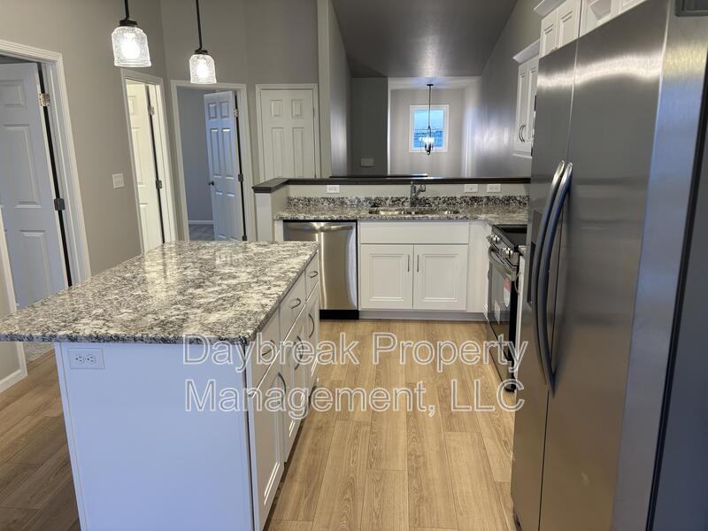6305 83rd Ave S - Photo 7 of 29