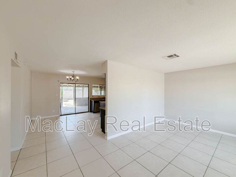 2109 W Danbury Rd - Photo 2 of 22