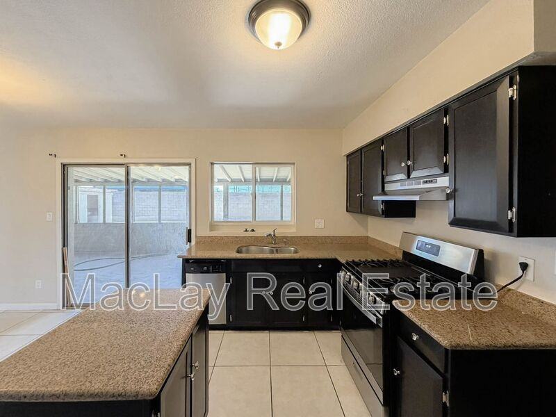 2109 W Danbury Rd - Photo 6 of 22
