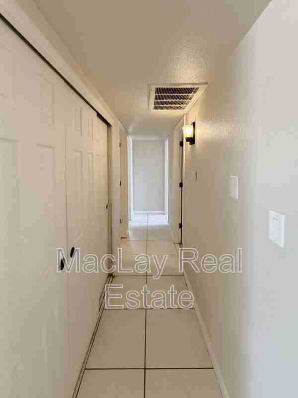 2109 W Danbury Rd - Photo 7 of 22