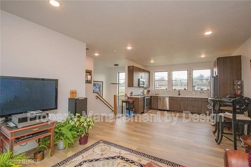 1371 Keosauqua Way - Photo 5 of 7