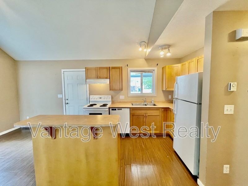 1228 Ethel St - Photo 2 of 22