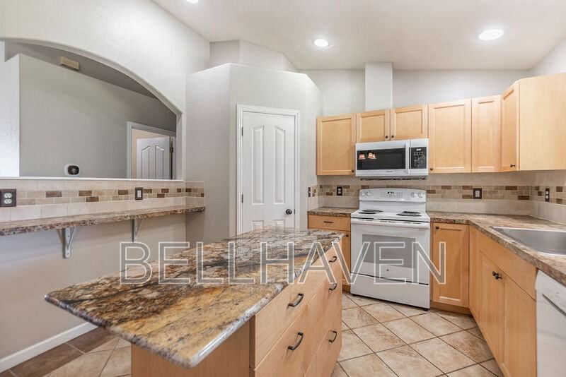 12447 W Norristown St - Photo 2 of 15