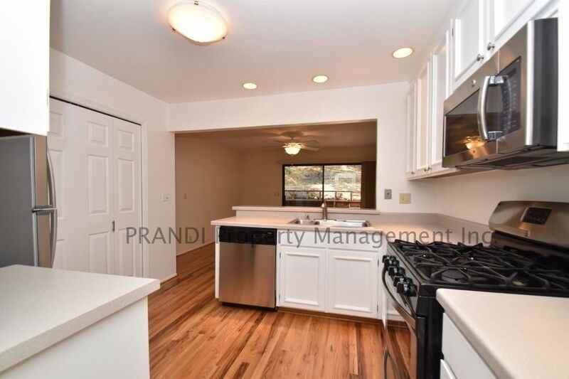 1033 Susan Way - Photo 2 of 17