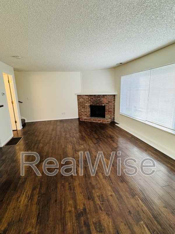 4278 Meadowbrook Ct Ne - Photo 2 of 15