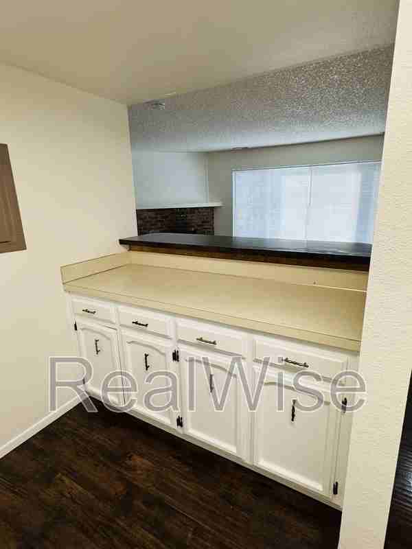 4278 Meadowbrook Ct Ne - Photo 6 of 15