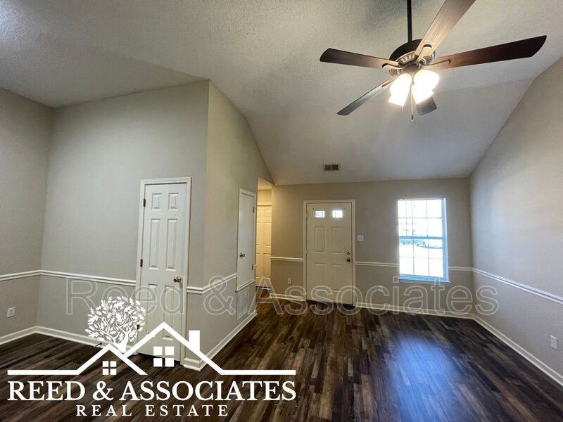 6823 Meadow Chase Ln - Photo 4 of 13