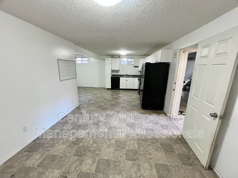 12915-69 Street Nw - Photo 3 of 14
