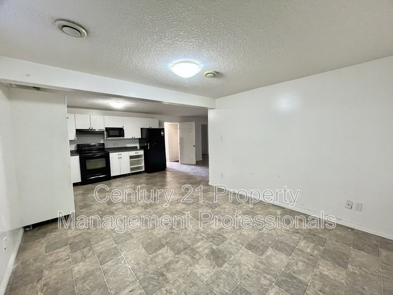 12915-69 Street Nw - Photo 4 of 14