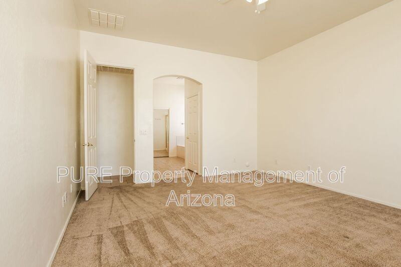 8752 W Frier Dr - Photo 7 of 16