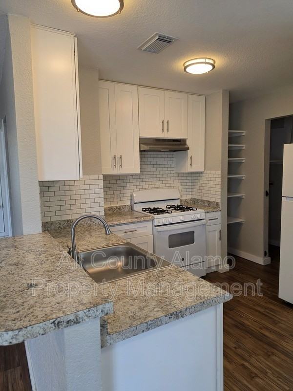 429 Zachry Dr - Photo 3 of 16