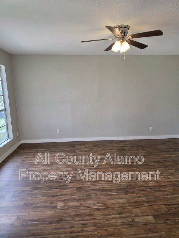 429 Zachry Dr - Photo 5 of 16