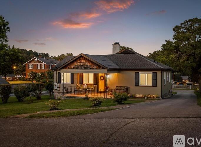 408 Broughton St #NA - Photo 2 of 37