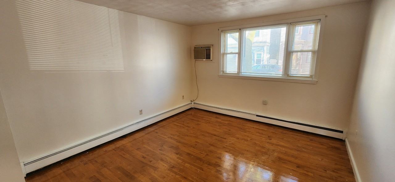 667 Saratoga St #2 - Photo 3 of 10
