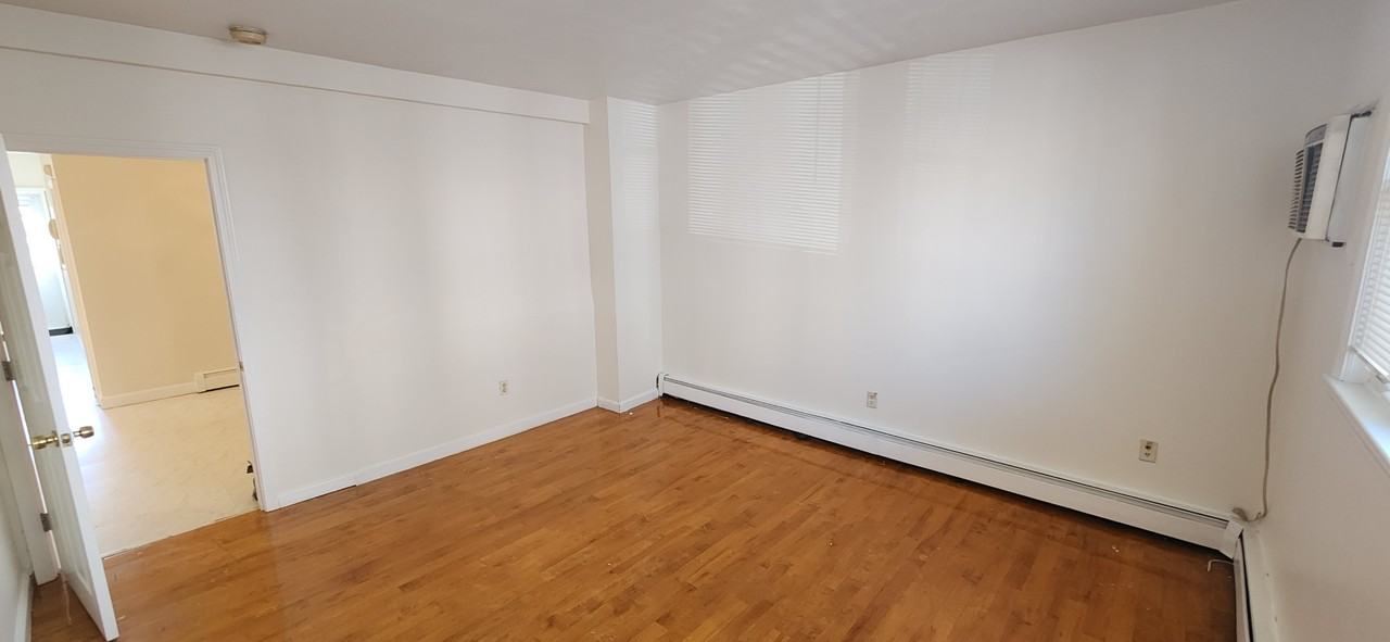 667 Saratoga St #2 - Photo 4 of 10
