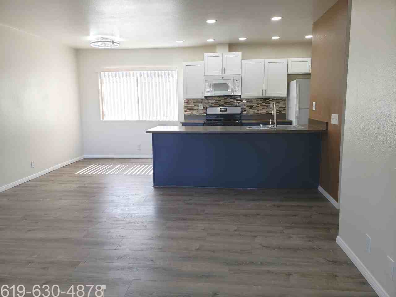 1261 Victor St #9 - Photo 7 of 23