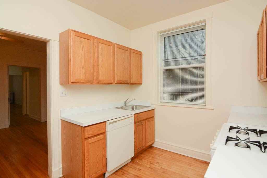 2441 W Sunnyside Ave #8Q - Photo 3 of 19
