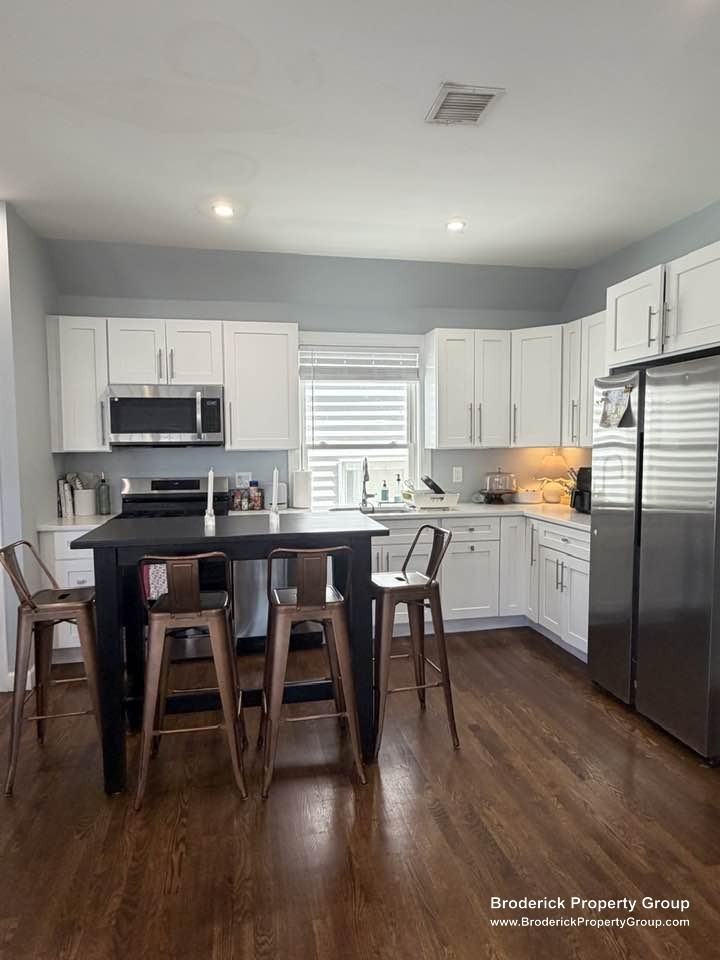 562 E 7th St #2 - Photo 6 of 21