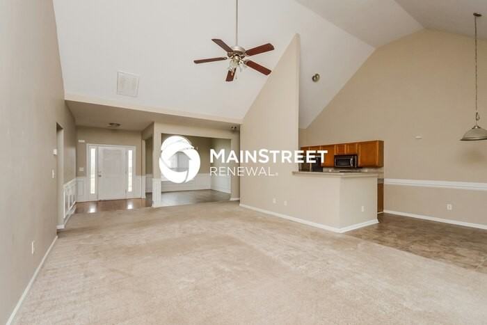 485 Trousseau Ln - Photo 4 of 16