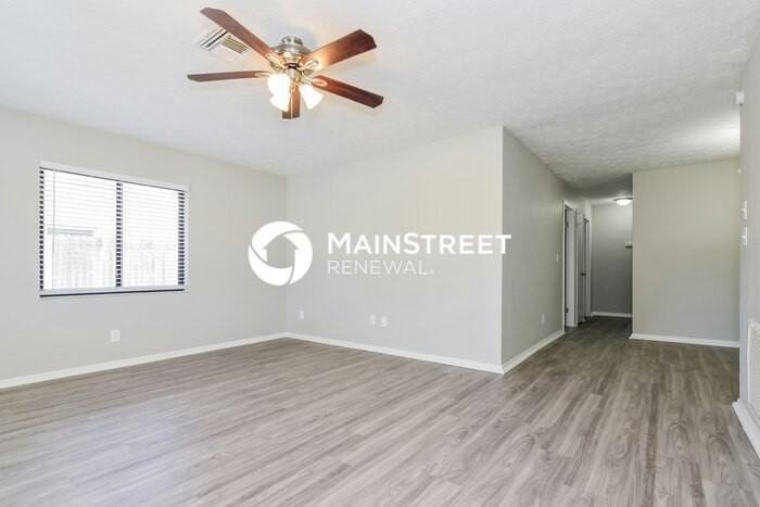 3901 Helena St Ne - Photo 3 of 16