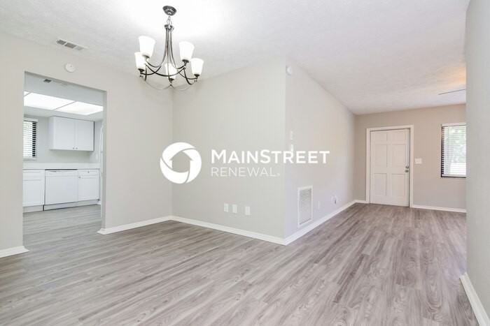 3901 Helena St Ne - Photo 4 of 16