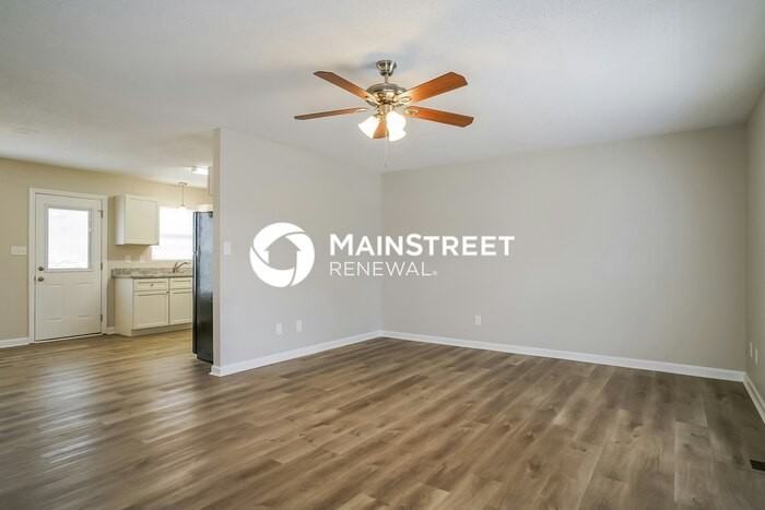 403 W Jones Ave - Photo 4 of 16