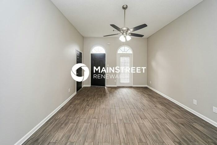 1048 Cross Wood Ln - Photo 5 of 16