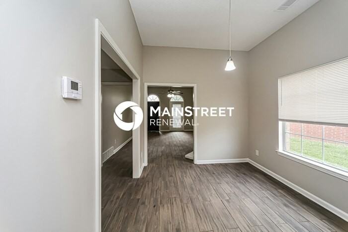 1048 Cross Wood Ln - Photo 6 of 16