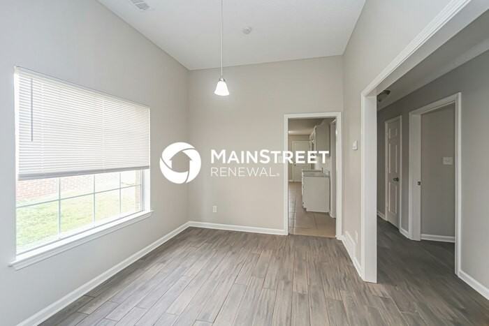 1048 Cross Wood Ln - Photo 7 of 16