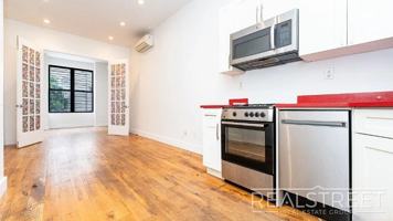 featured image of 184 Suydam St #1R