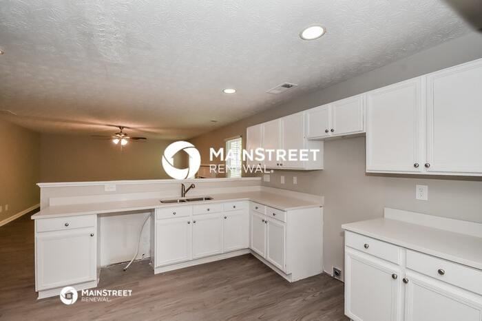 4524 Parkway Cir - Photo 6 of 17