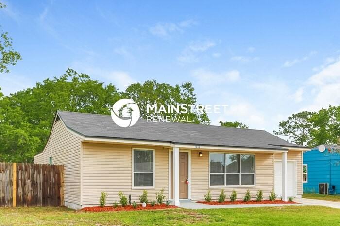 7540 Collins Ct - Photo 3 of 16