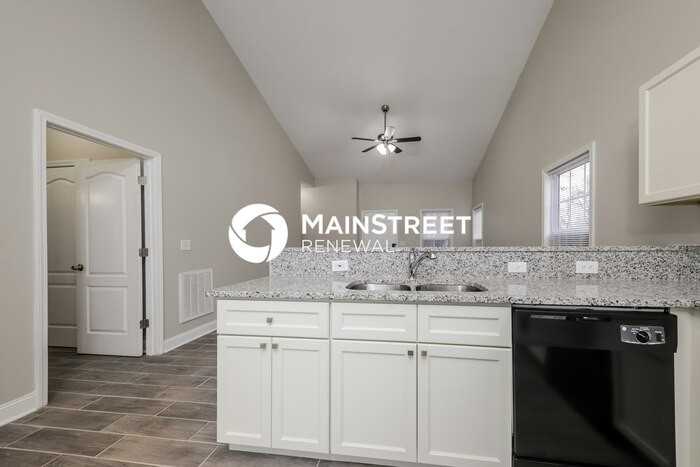 2100 Parks St - Photo 6 of 16