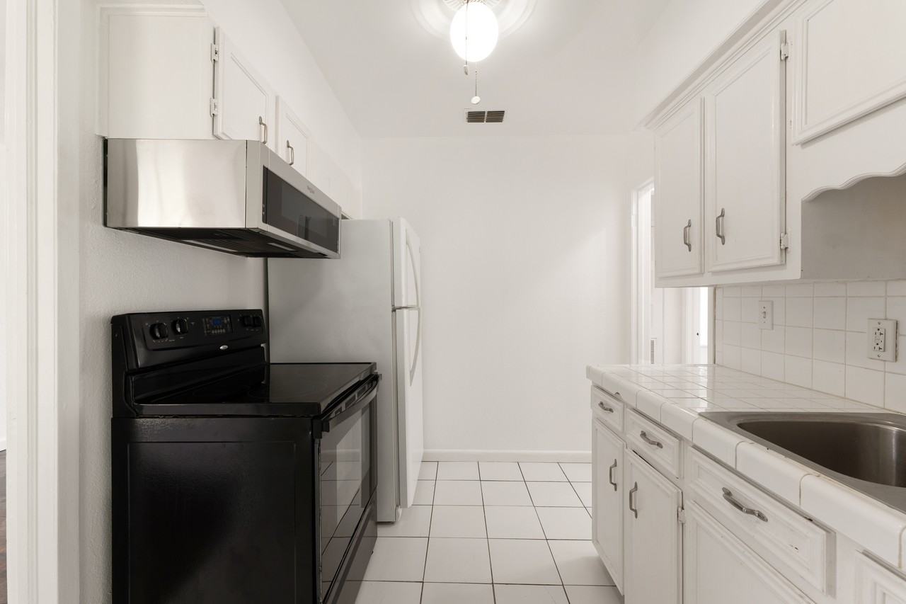 132 Central Park Dr #NA - Photo 3 of 10