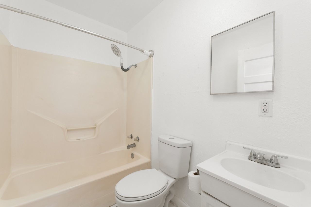 132 Central Park Dr #NA - Photo 4 of 10