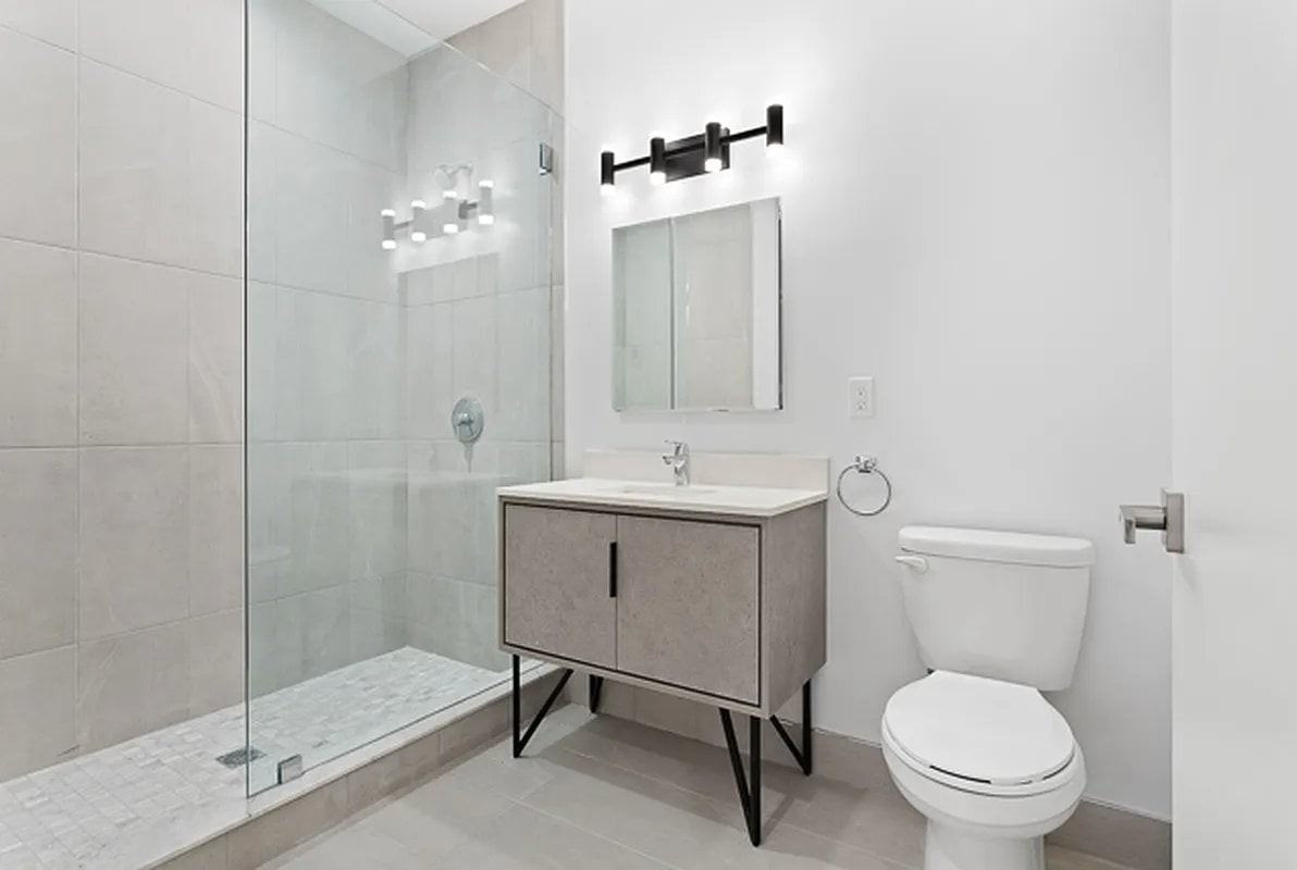301 E 10th St #5 - Photo 7 of 9