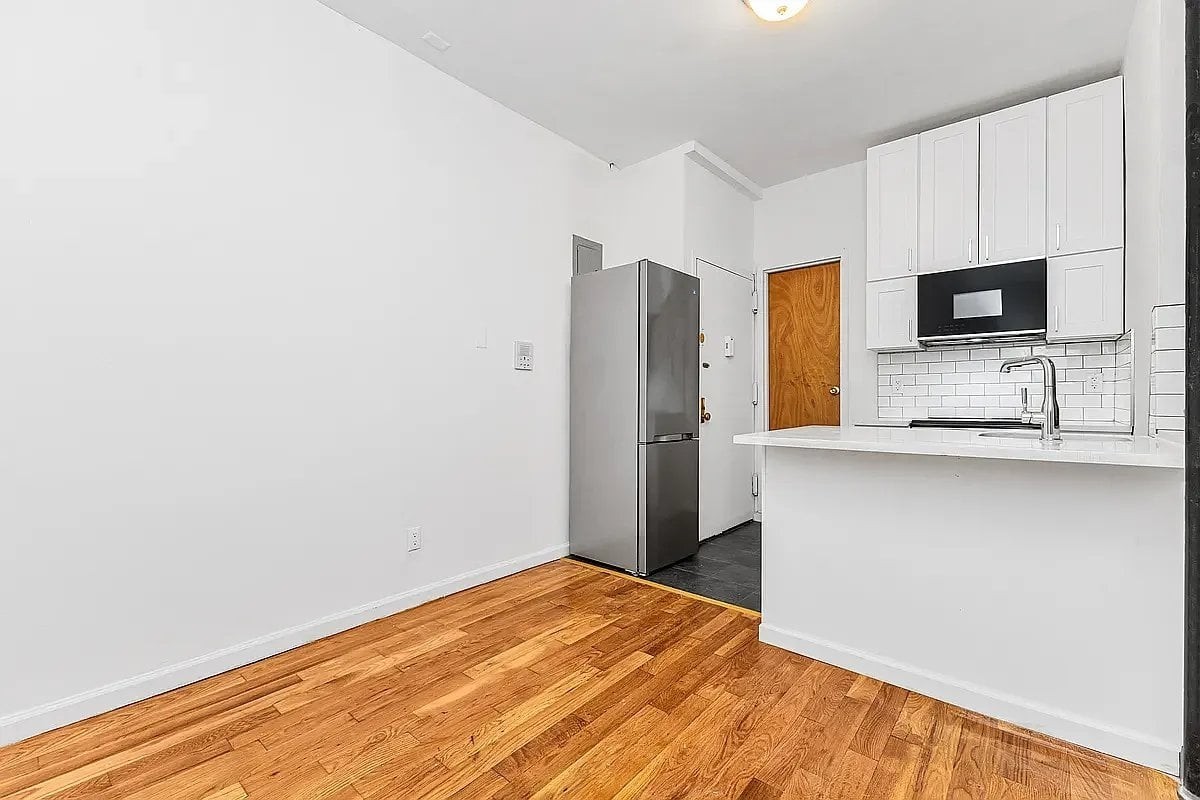 25 Thompson St #23 - Photo 3 of 4