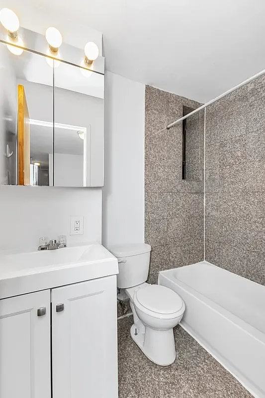 25 Thompson St #23 - Photo 4 of 4