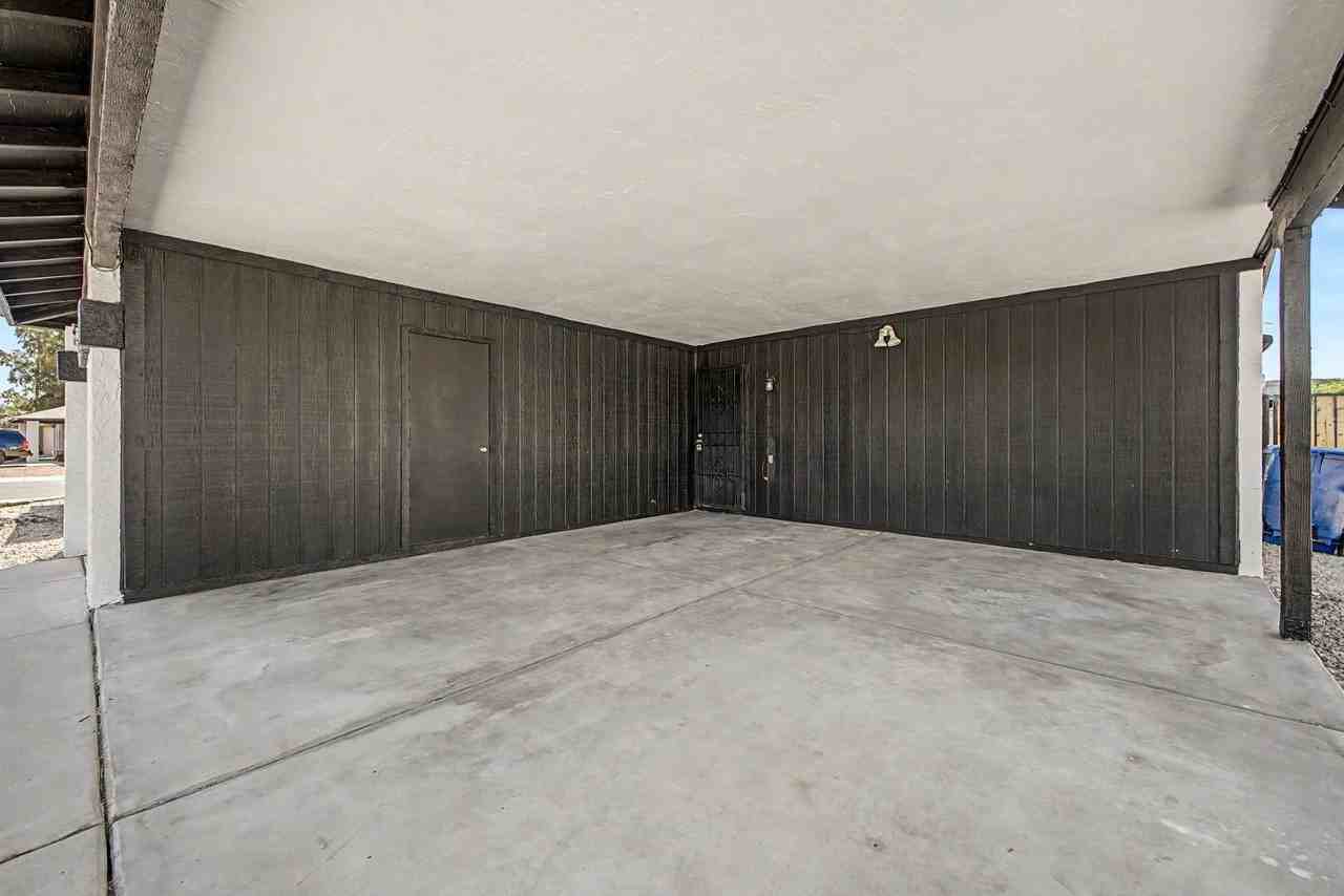 935 W Santa Cruz Dr - Photo 3 of 30