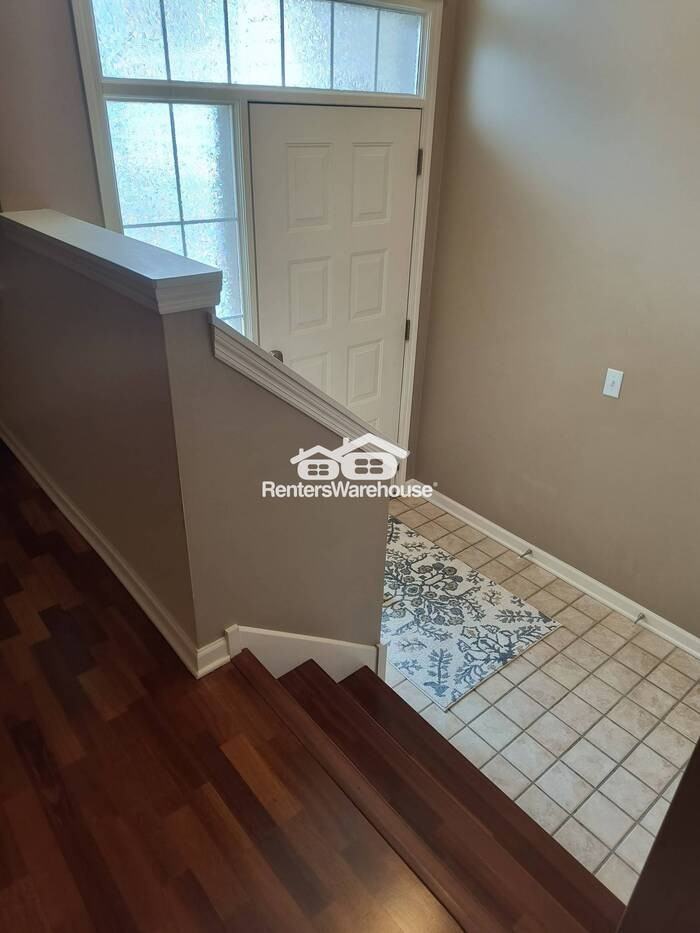 8108 Oakview Cir N - Photo 3 of 25