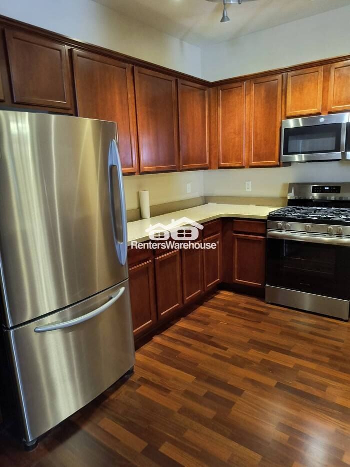 8108 Oakview Cir N - Photo 5 of 25