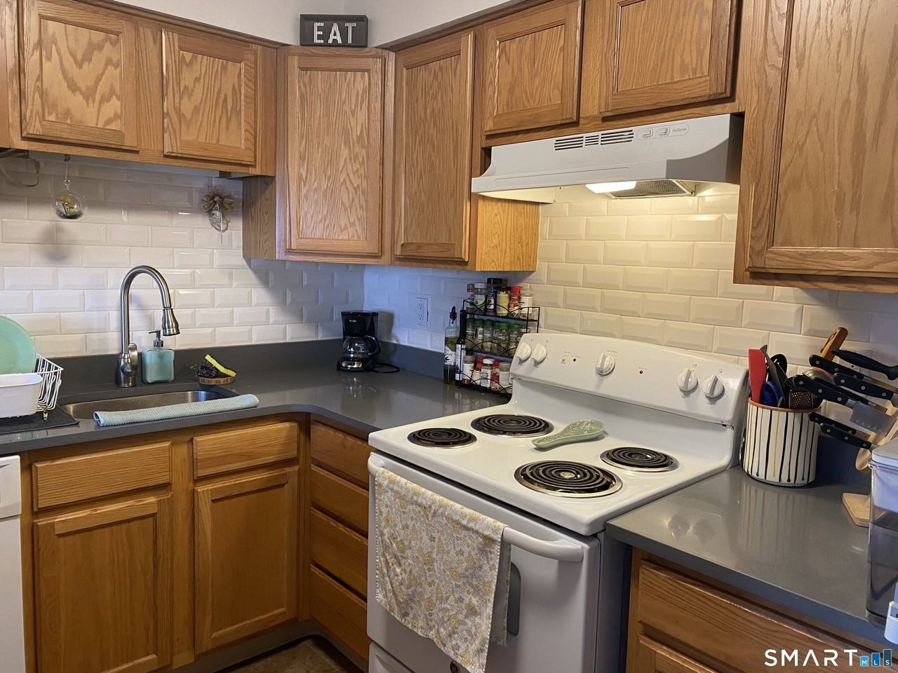 66 Wilton Ave - Photo 3 of 11