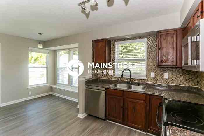 3406 Pondridge Ct - Photo 7 of 17