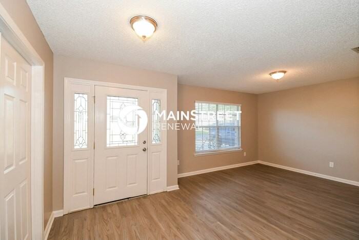 11295 Finchley Ln - Photo 3 of 16