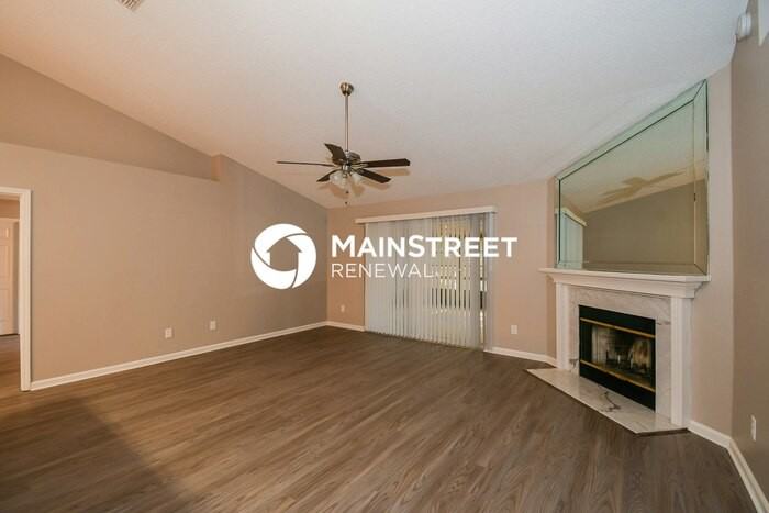 11295 Finchley Ln - Photo 6 of 16